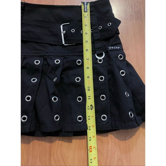 Tripp NYC Grommet Pleated Buckle Mini Skirt Women’s Size S - Picture 6 of 7